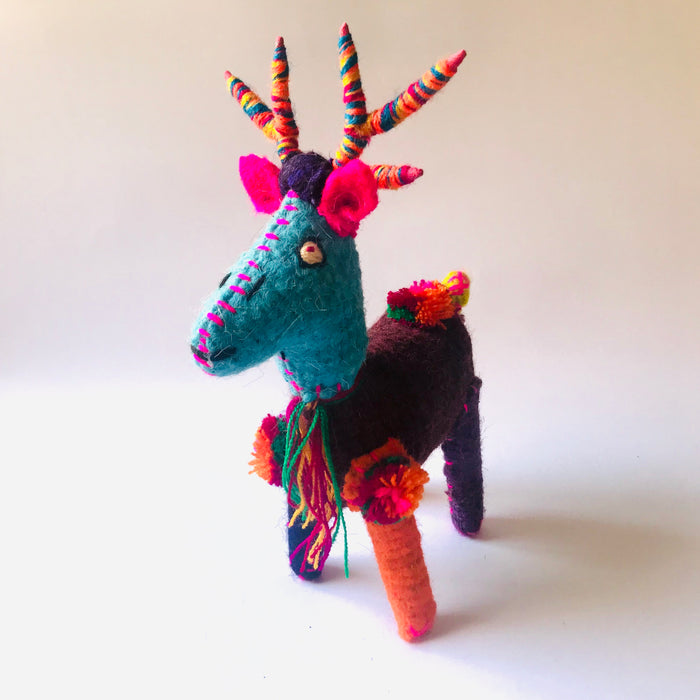 Mexico 1492 - Colorful, decorative deer made of wool by the imaginative artisans from Chiapas. Ideal dinner table, coffee table or mantel decoration for the holidays, for people looking for the original, artisanal pieces. Each deer is different and unique.