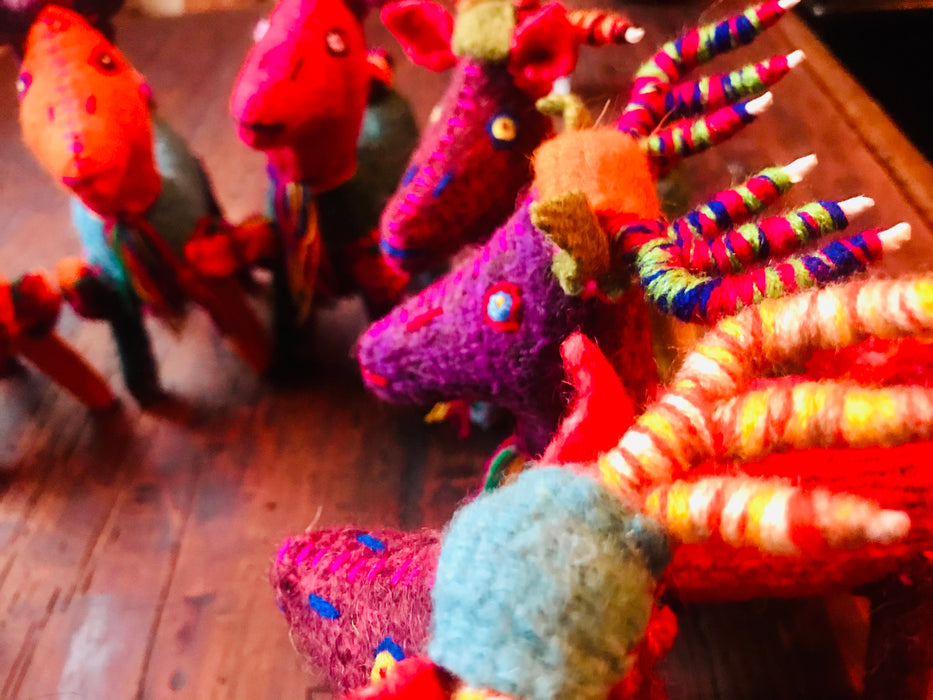 Mexico 1492 - Colorful, decorative deer made of wool by the imaginative artisans from Chiapas. Ideal dinner table, coffee table or mantel decoration for the holidays, for people looking for the original, artisanal pieces. Each deer is different and unique.