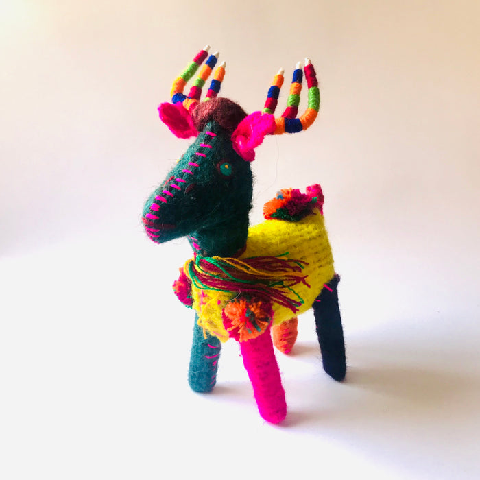 Mexico 1492 - Colorful, decorative deer made of wool by the imaginative artisans from Chiapas. Ideal dinner table, coffee table or mantel decoration for the holidays, for people looking for the original, artisanal pieces. Each deer is different and unique.