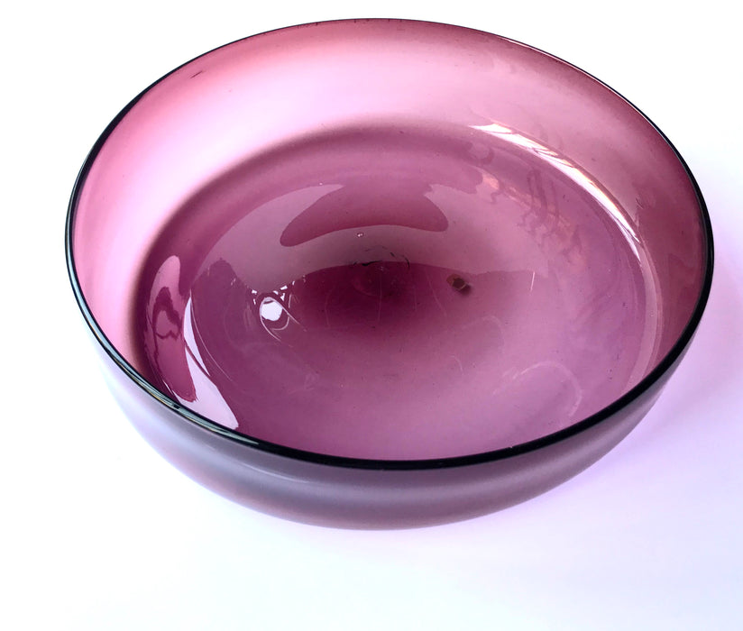 Mexico 1492: Extra generous in size, hand blown salad bowl, made by master blowers of Mexico. Comes in 6 vibrant colors, and a transparent version. Screams party and makes any salad the star course of the meal. Amethyst. 