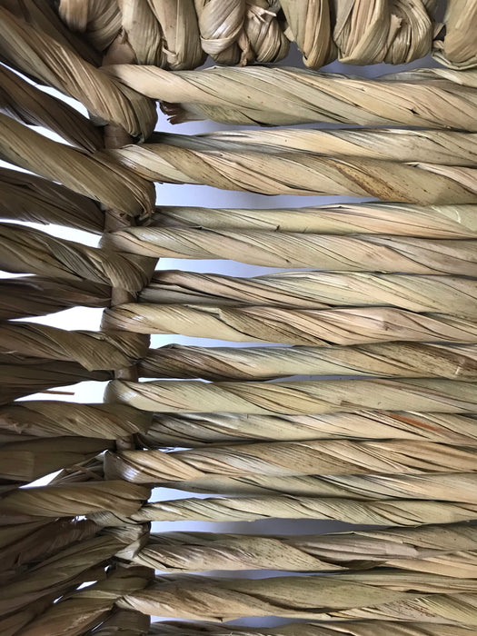 Mexico 1492 - stunning tray with handles made of chuspata fiber (bulrush) by skillful Michoacán artisans. The thick bulrush cords, woven around a metalic frame, offer a comfortable, rich, full texture of this beautiful, natural piece of craft.