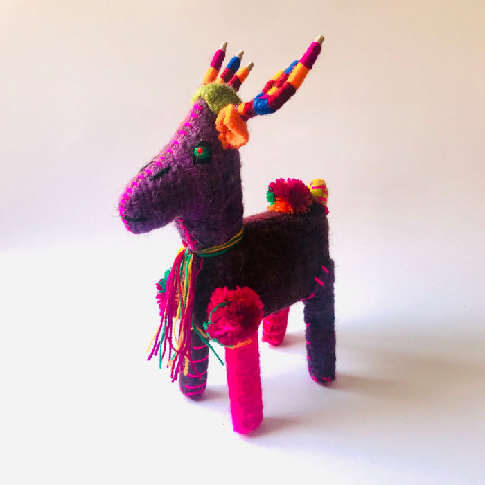 Mexico 1492 - Colorful, decorative deer made of wool by the imaginative artisans from Chiapas. Ideal dinner table, coffee table or mantel decoration for the holidays, for people looking for the original, artisanal pieces. Each deer is different and unique.