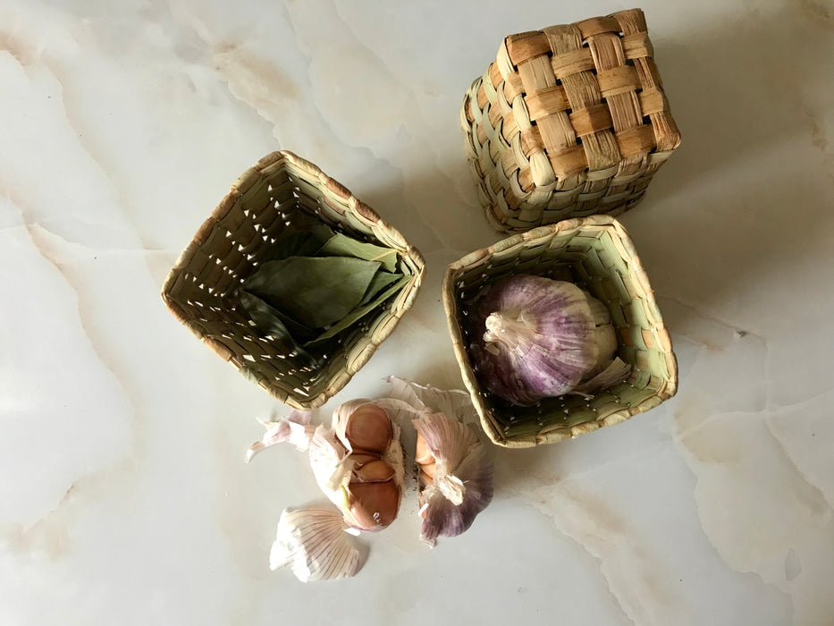Mexico 1492 - set of 3 small, palm leaf baskets, ideal for keeping garlic, herbs, dry chili peppers, or serve individual portions of tortilla chips. Hand made. 