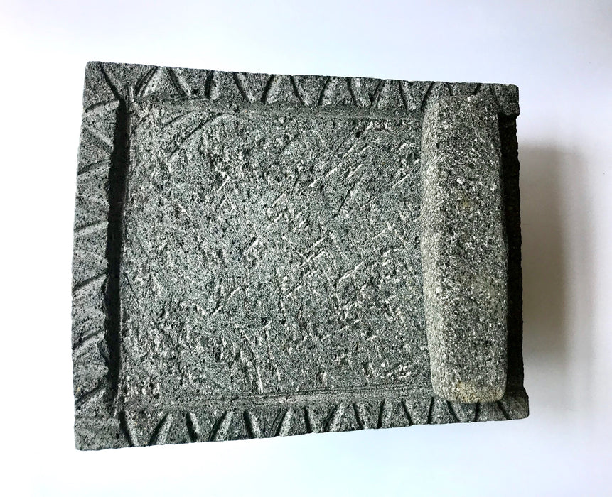 Mexico 1492: Traditional Mexican metate, medium sized. Ideal for grinding cocoa, corn or coffee.