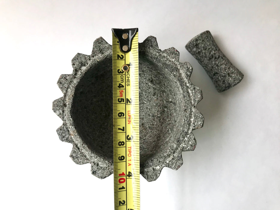 Mexico 1492: Wheel shaped, traditional Mexican molcajete, small sized. Ideal for salsas and guacamole.