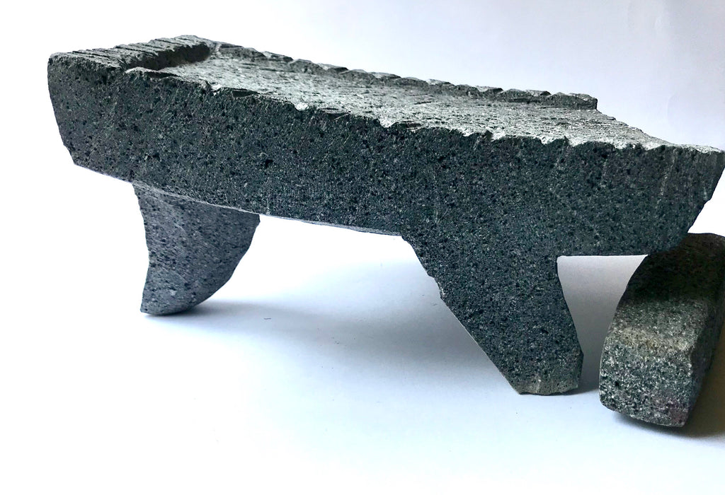 Mexico 1492: Traditional Mexican metate, medium sized. Ideal for grinding cocoa, corn or coffee.