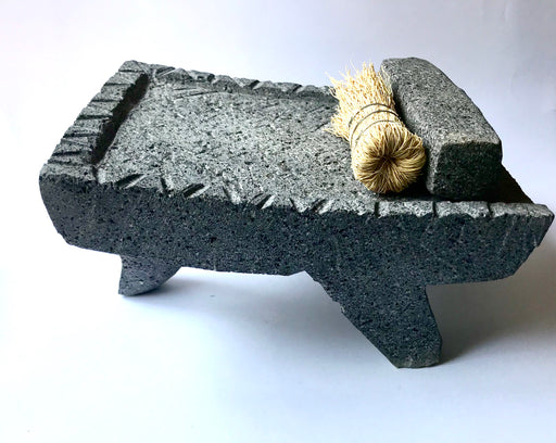Mexico 1492: Traditional Mexican metate, medium sized. Ideal for grinding cocoa, corn or coffee.